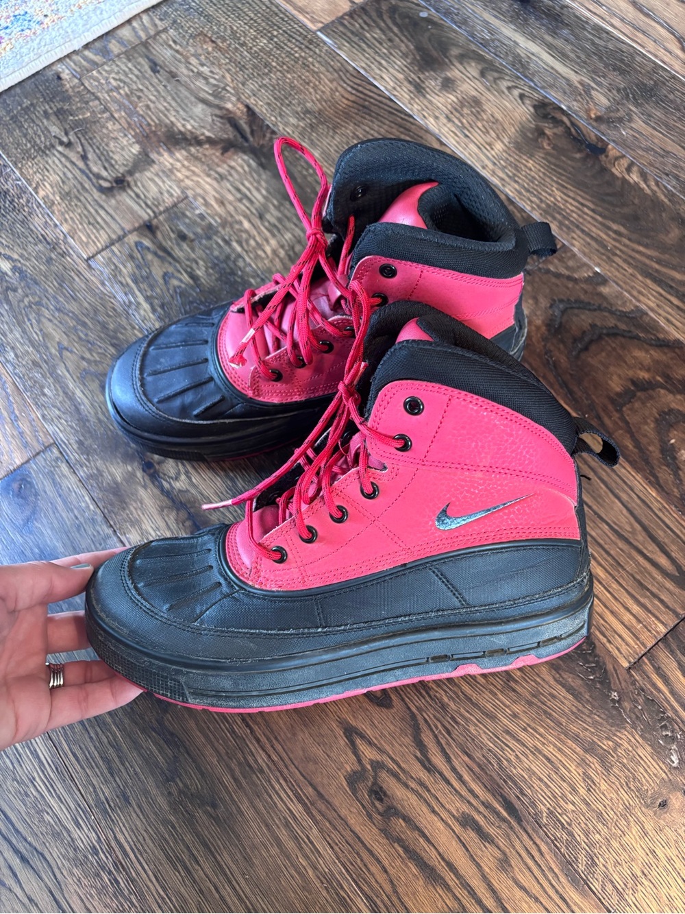 Nike youth Woodside Boots